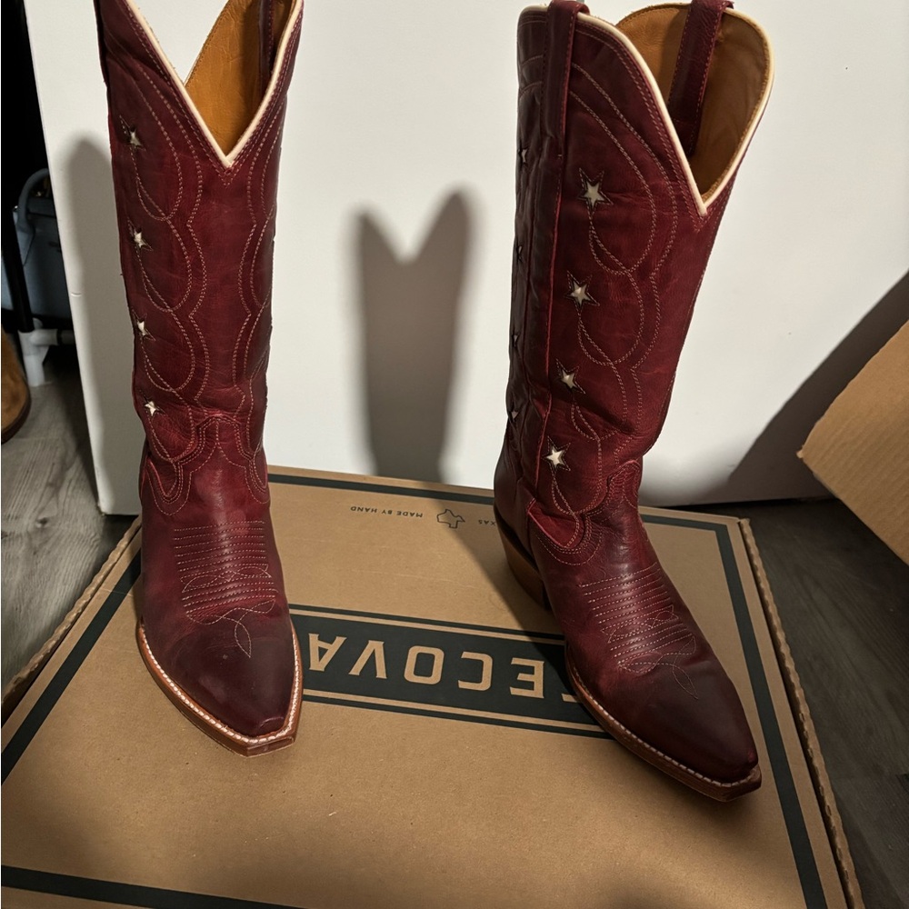 Tecovas The Annie in Redwood with stars limited edition